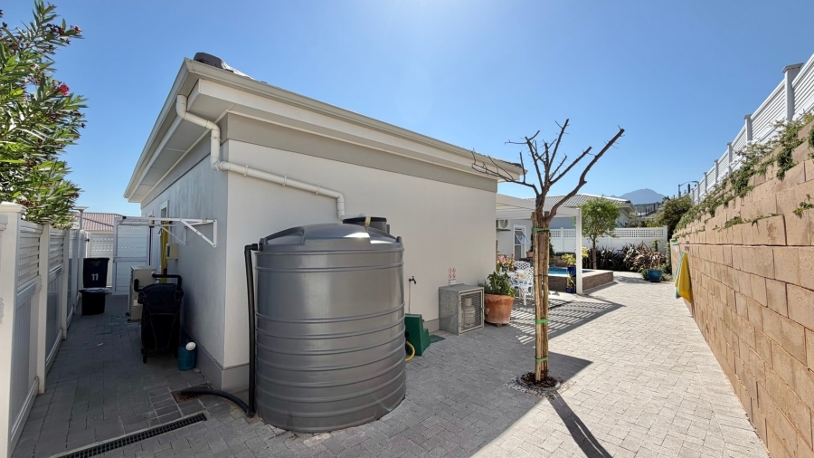 3 Bedroom Property for Sale in Dennegeur Western Cape